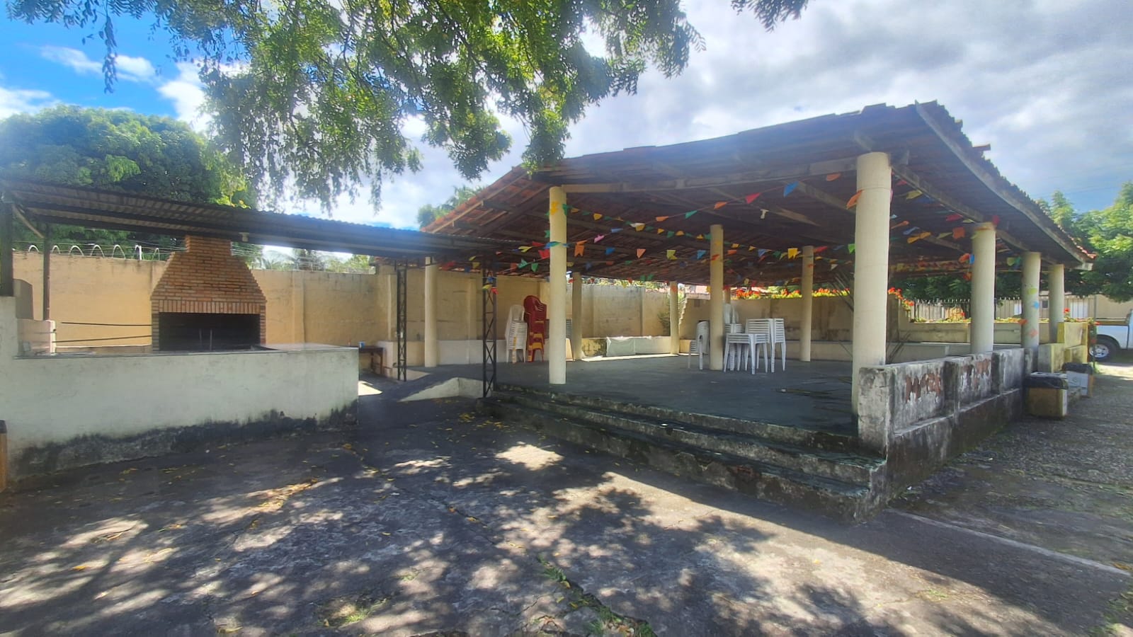 Churrasqueira do campo no estado atual