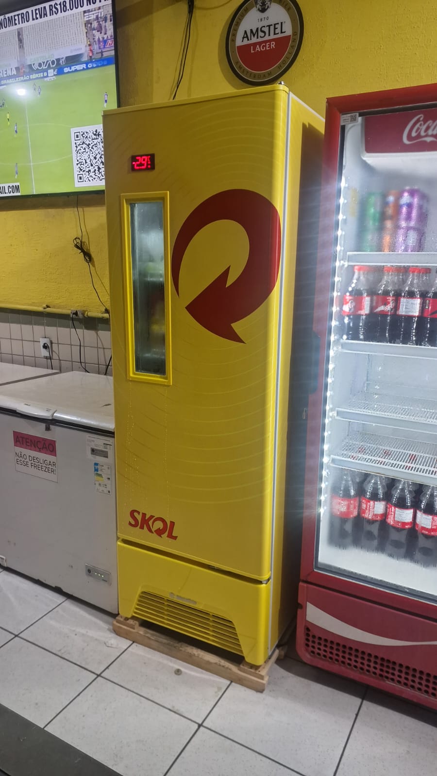 Novo freezer vertical para bebidas