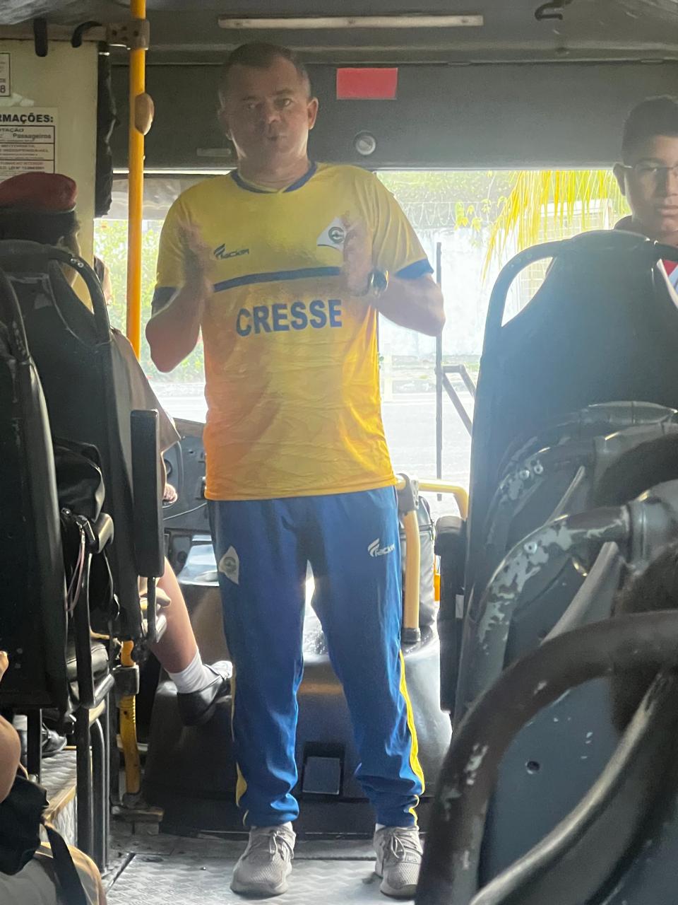 Ônibus escolar para filhos de sócios do CRESSE