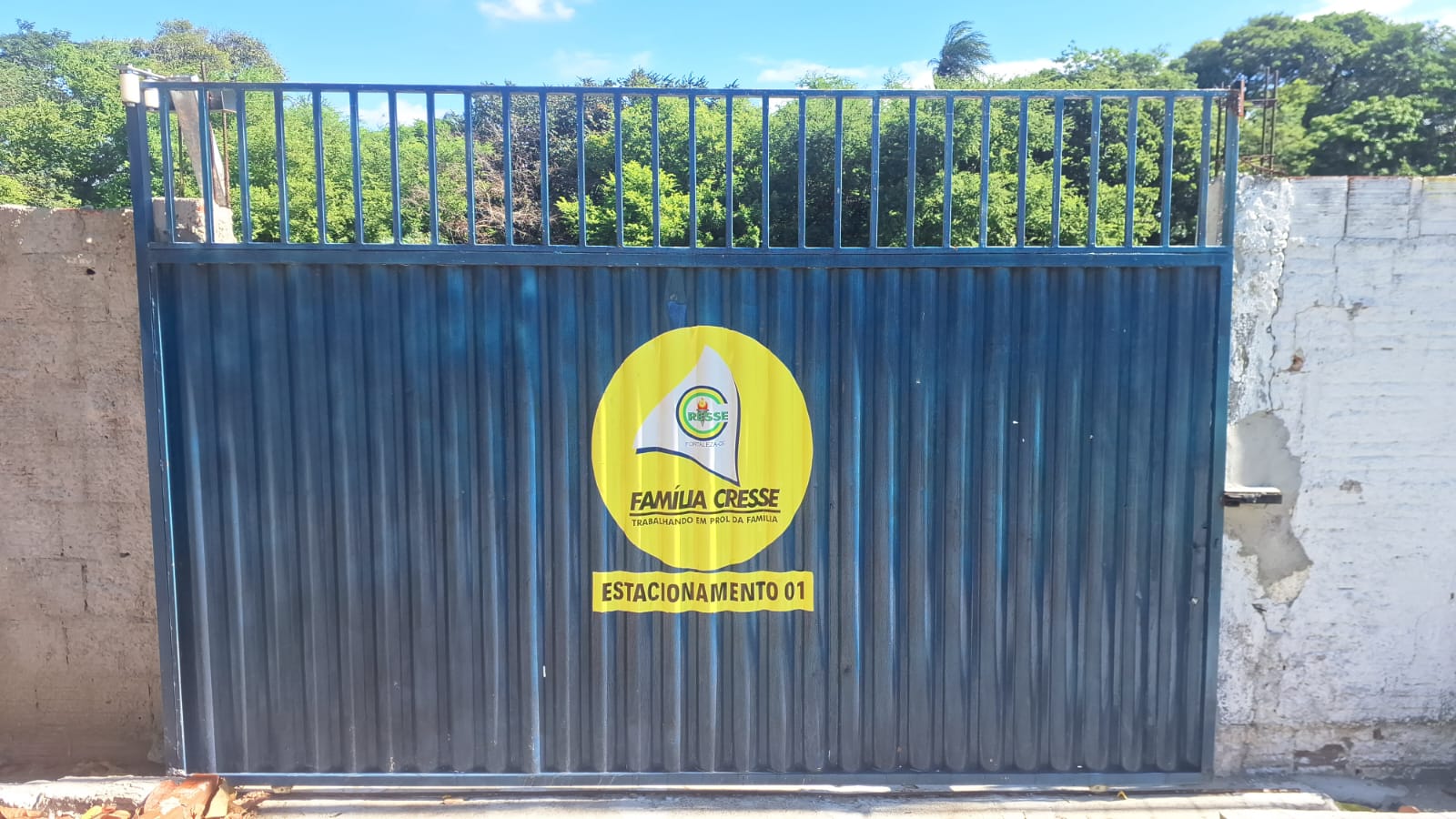 Novo portão Estacionamento 01