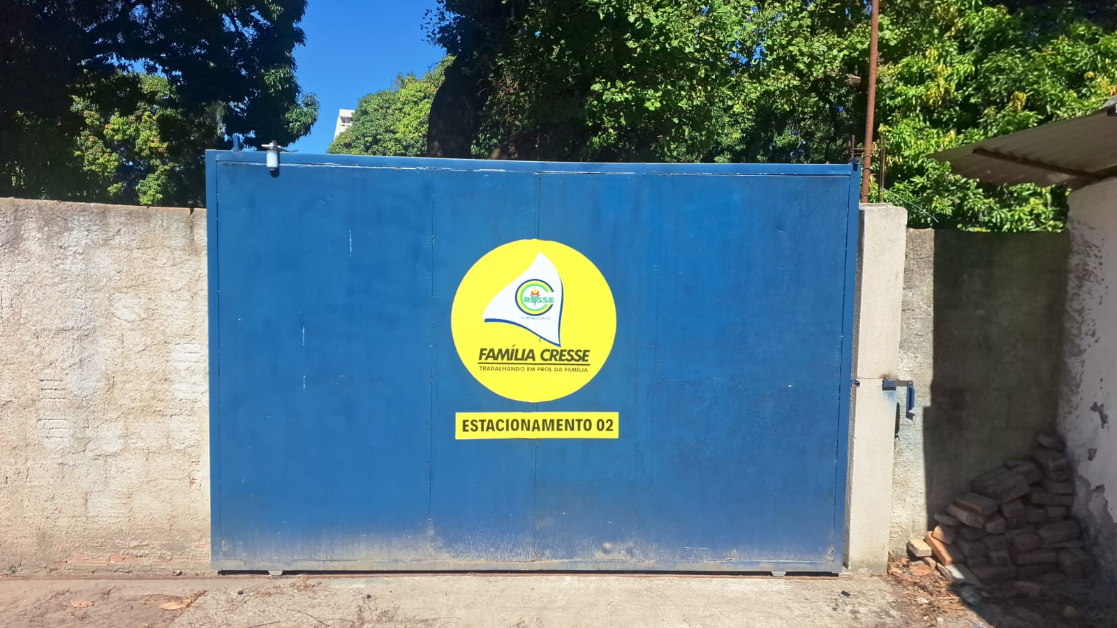 Novo portão Estacionamento 02